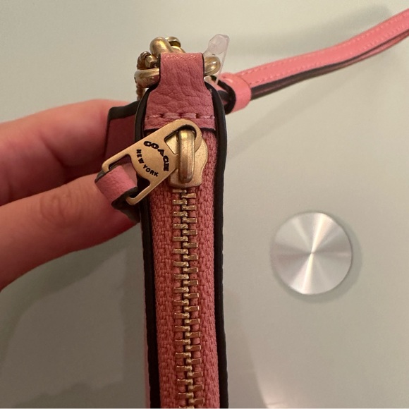 NWOT Coach Light Pink Leather Small Wristlet Pouch - Picture 6 of 8